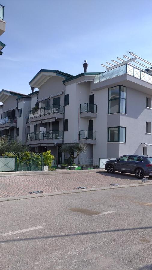 Delle Rose Apartment Eraclea Mare Exteriör bild